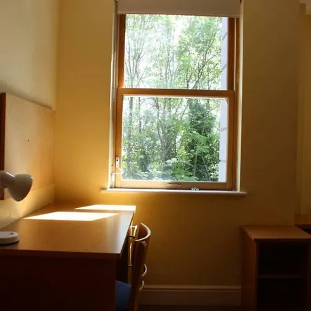2 Bedroom 2 Bathroom On Campus